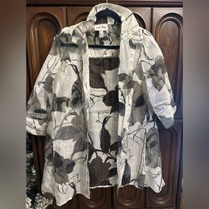 Joseph Ribkoff Women's Gray and Black Floral button up